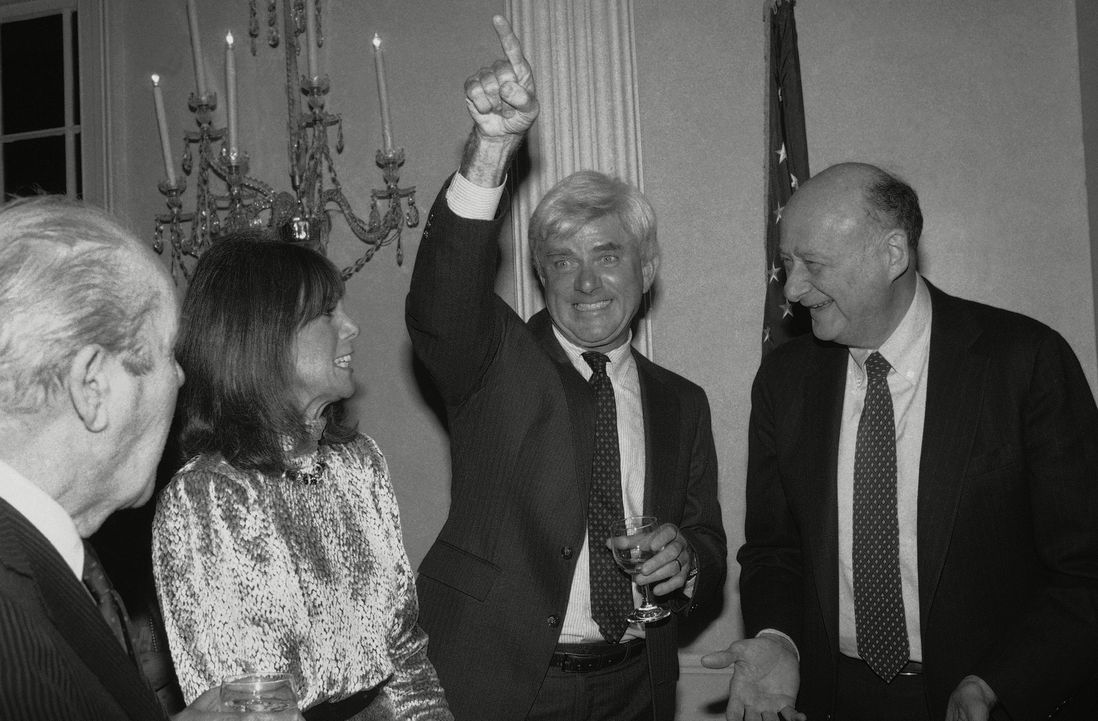 Phil Donahue at Gracie Mansion with wife Marlo Thomas. Mayor Ed Koch held a reception welcoming him and his show to New York. 1985.